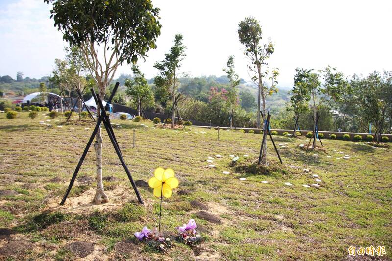 如意園樹葬區園區景觀佳。（記者林宜樟攝）