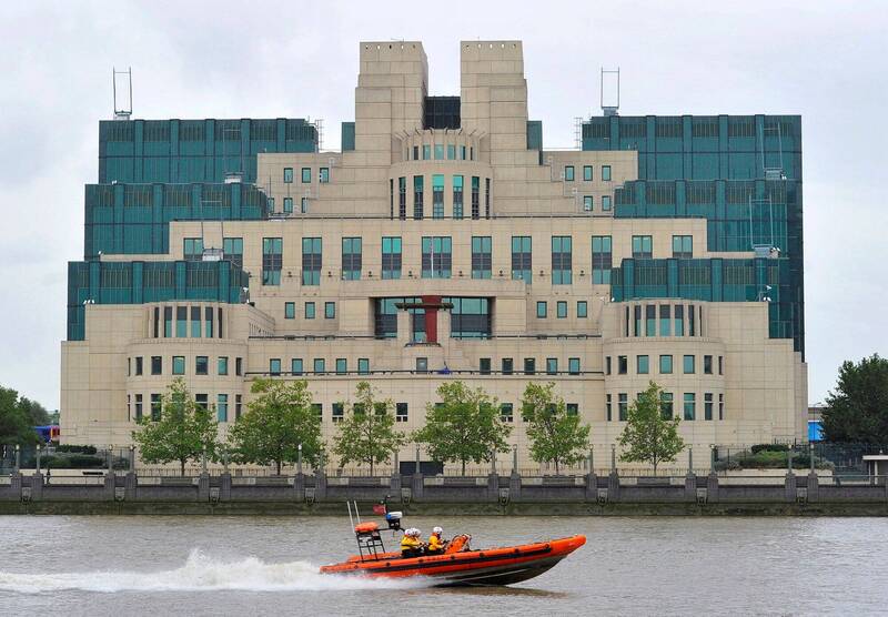 中國國家安全機關近期破獲一起間諜案件，指稱此案與英國秘密情報局（MI6）有關。圖為MI6總部大樓。（路透）