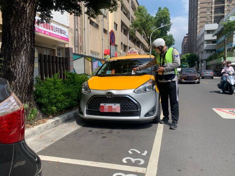 本週六選舉投票日，新北市路邊停車格平日收費路段暫停收費。（交通局提供）