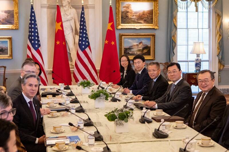 美国国务卿布林肯（左）与中共中央对外联络部部长刘建超（右）会晤。（路透）(photo:LTN)