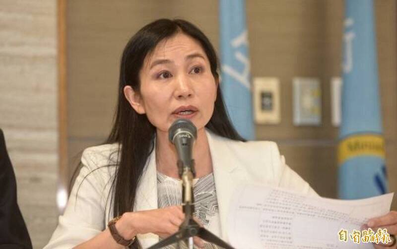 高端合約被質疑EUA隔天重簽約 吳秀梅：因應緊急公共衛生需求