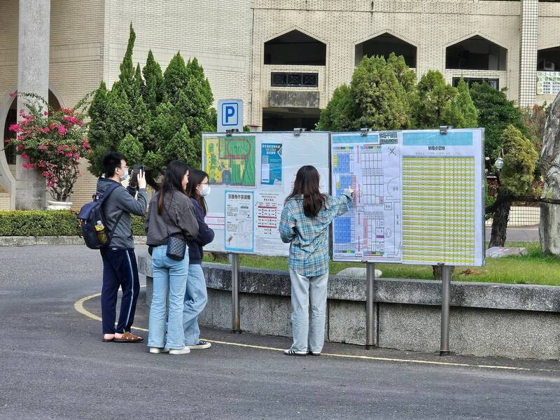 學測明天登場，今天下午開放考生查看試場。（高雄大學提供）