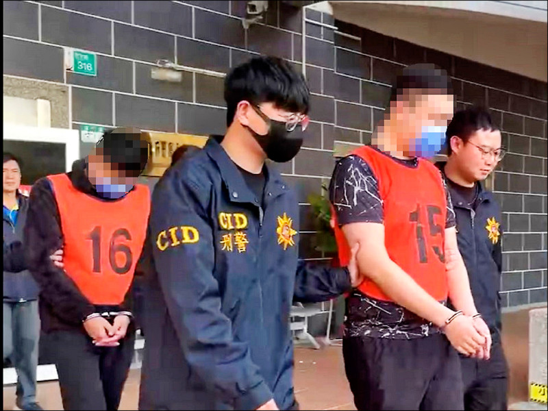 易姓車手頭,不只把人騙進詐團當車手,等車手拿到錢後又「黑吃黑」吞走車手獲利。(警方提供) 易姓車手頭,不只把人騙進詐團當車手,等車手拿到錢後又「黑吃黑」吞走車手獲利。(警方提供)