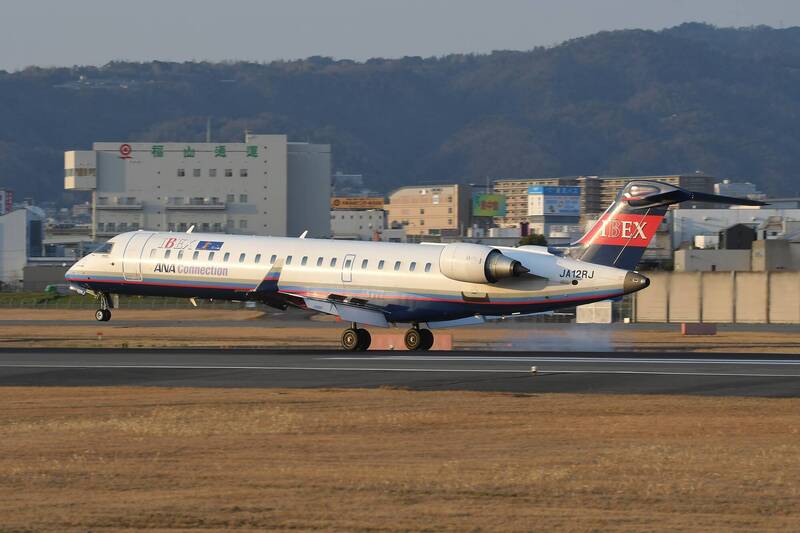 日本伊別克斯航空（IBEX Airlines）日前發生一起偷拍事件，導致航班延誤約30分鐘才起飛。（圖擷取自「IBEX Airlines（アイベックスエアラインズ）」臉書粉專）