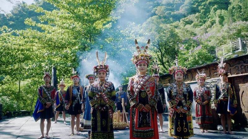 「屏東多向度」形象影片中的原住民文化。（屏東縣政府提供）