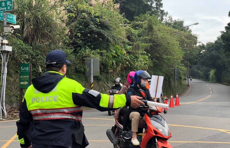 警方將於陽明山周邊聯外道路進行交通管制。（記者王冠仁翻攝）