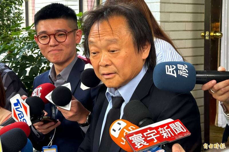 王世堅直言，民進黨敦請游錫堃角逐立法院長，游錫堃盡力拉票、拜訪民眾黨團後，卻遭到網軍辱罵糟蹋，讓他如此難堪，這是很可惡的事。（記者陳政宇攝）