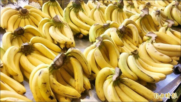 高雄鄭姓人妻劈腿大方認愛，感謝小王「香蕉完食謝謝招待」。示意圖。（資料照）