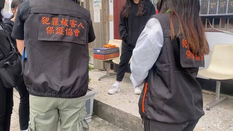 鼻酸！台76線小貨車墜橋奪父子2命驗屍  家人泣訴肇事者沒道歉