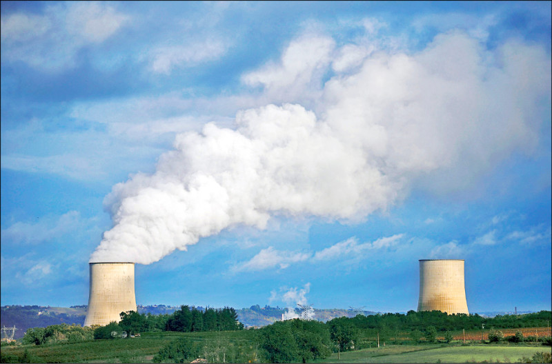 对核电重燃兴趣，带动铀价上涨。图为法国的核能发电厂。（路透）(photo:LTN)
