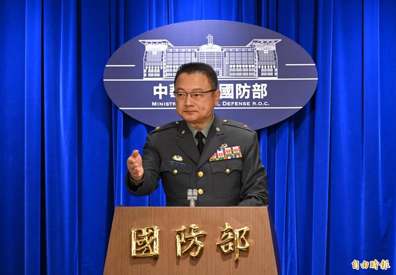 國軍為反制中共認知作戰，全面強化文宣心戰能量，曾赴美接受「美國國防資訊學校」（DINFOS）軍官班訓練的國防部發言人孫立方少將，近期入選該校名人堂，更是國軍史上首位列入DINFOS名人堂的發言人。（資料照）