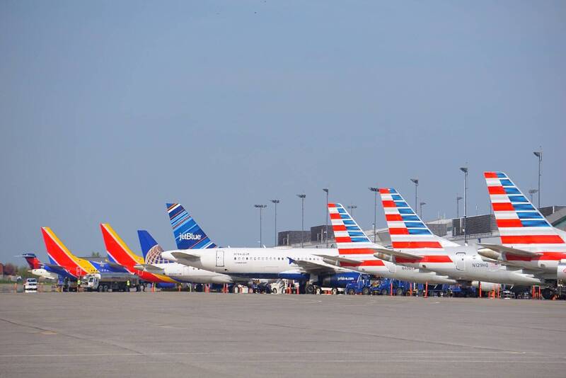 美国小型飞机在飞行途中舱门掉落，紧急降落于纽约州水牛城尼加拉国际机场。水牛城尼加拉机场示意图。（图撷自Buffalo Niagara International Airport脸书）(photo:LTN)
