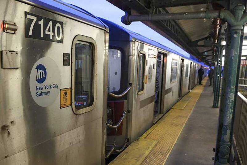 美国纽约地铁发生枪击案，造成1死5伤。（美联社）(photo:LTN)