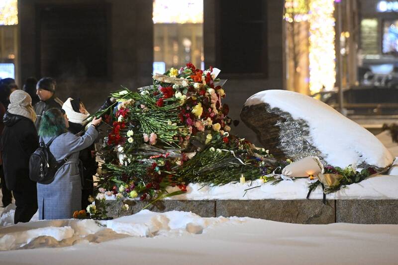 悼念納瓦尼之死俄羅斯各地逾百人遭拘留- 國際- 自由時報電子報