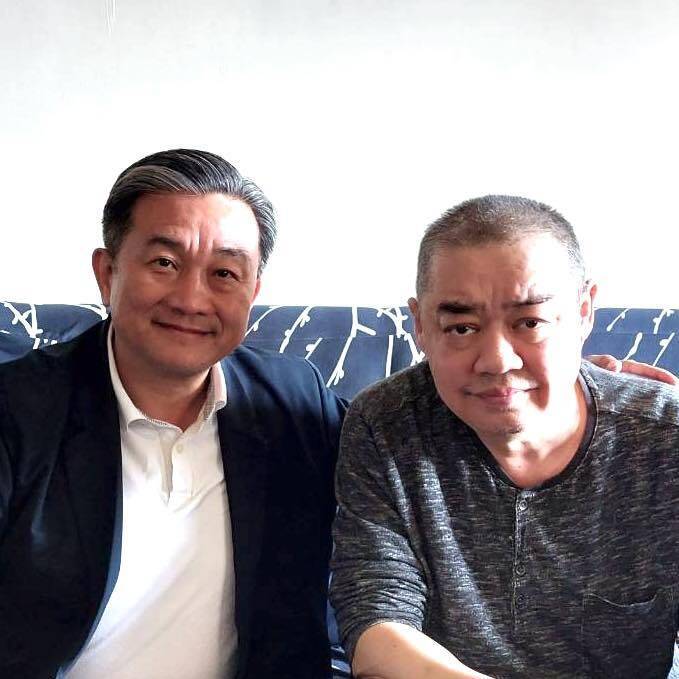 民進黨立委王定宇(左)與六四學運領袖、民運人士吾爾開希(右)。(圖擷取自王定宇臉書) 民進黨立委王定宇(左)與六四學運領袖、民運人士吾爾開希(右)。(圖擷取自王定宇臉書)