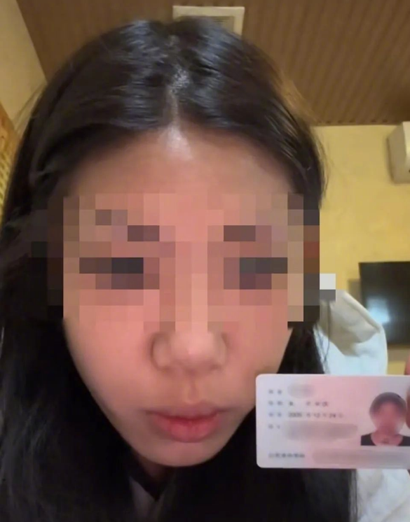 湖北武汉一名女孩26日拍影片露脸并实名举报当地一民警去年强姦当时还未满18岁的自己，消息曝光后引发中国网友热议。（图取自微博）(photo:LTN)
