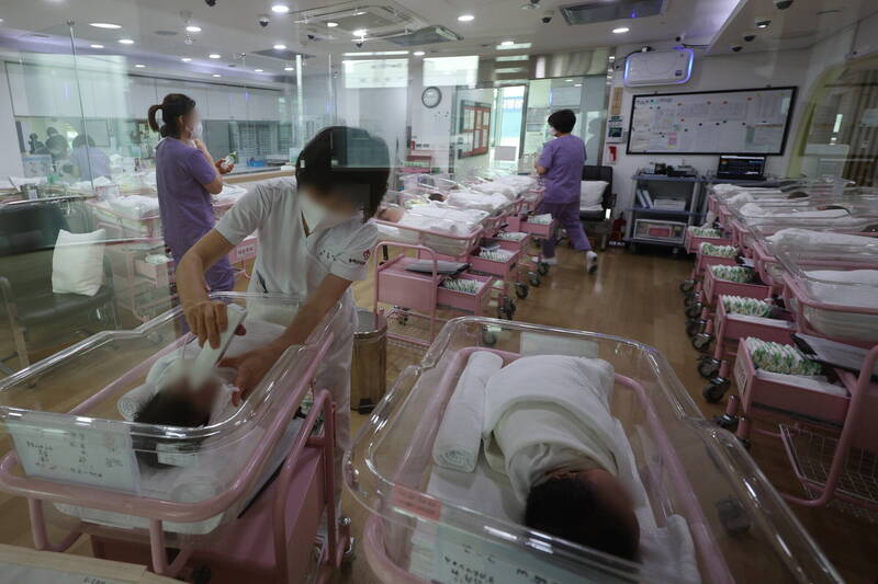 日本、南韩和新加坡的出生率和生育率持续下滑，接连再创新低！（欧新社）(photo:LTN)