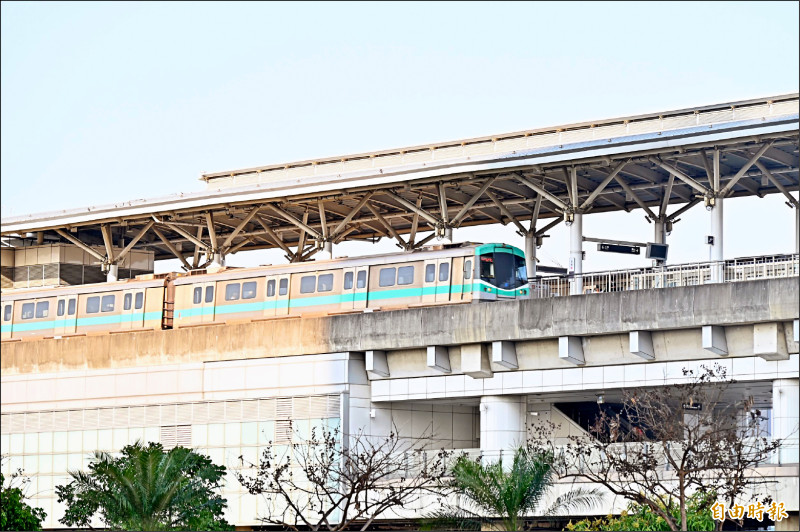 台鐵楠梓橋頭段立體化 擬增2通勤站 - 高雄市 - 自由時報電子報