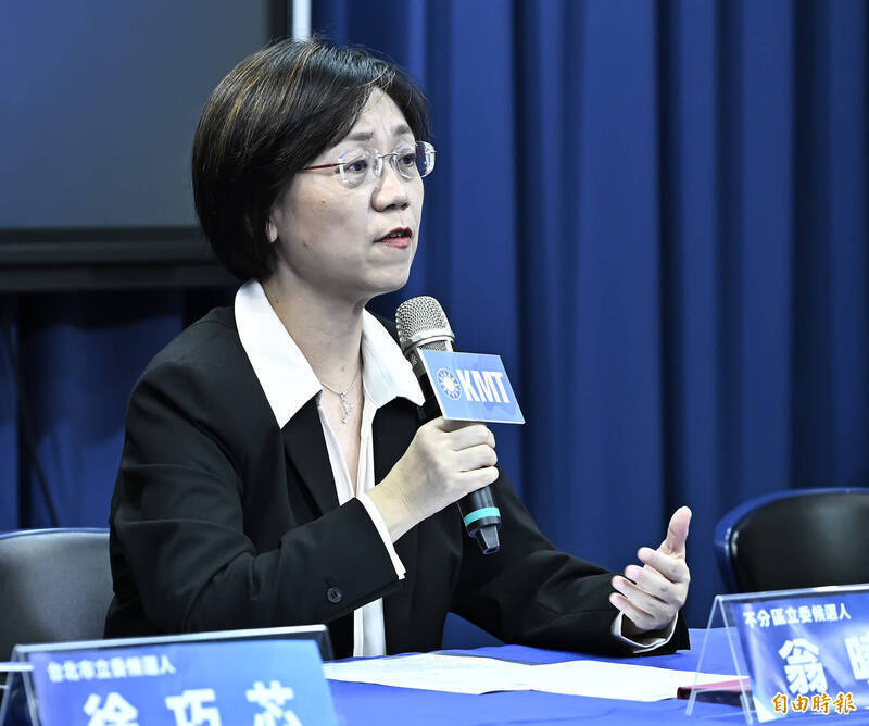 翁曉玲近日頻爆違憲言論,7日還開嗆質疑者去買他的論文。(資料照) 翁曉玲近日頻爆違憲言論,7日還開嗆質疑者去買他的論文。(資料照)