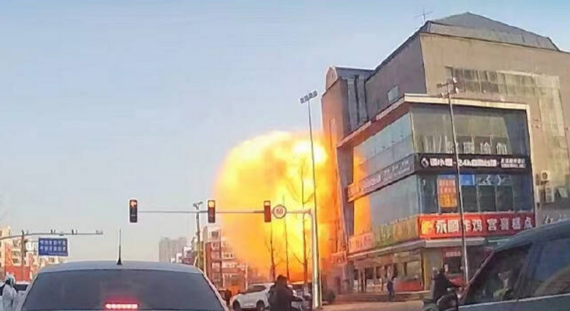 河北省三河市燕郊镇一间餐饮店13日上午近8点突然发生严重爆炸。（图翻摄自X平台）(photo:LTN)