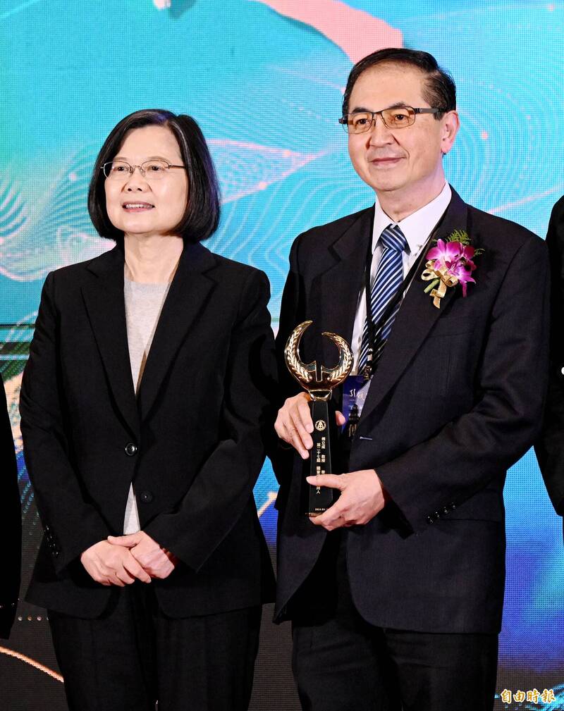 鋼彈男孩圓夢成功「機器人教父」傅立成獲國家講座- 生活- 自由時報電子報