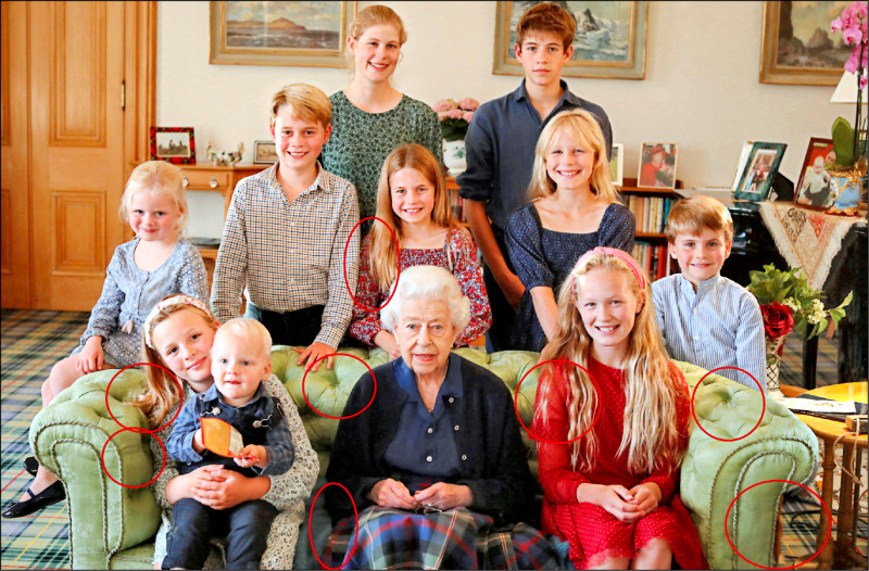 已故英国女王伊莉莎白二世生前与10名孙儿和曾孙的合影，据称照片有多达19处出现窜改痕迹。（路透）(photo:LTN)
