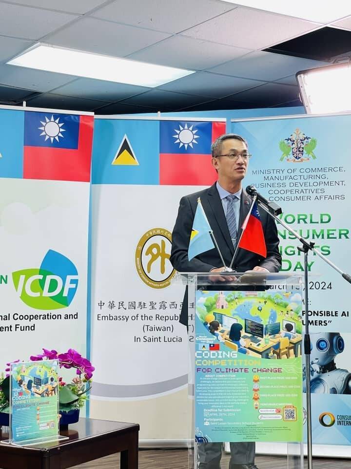 我國駐聖露西亞大使陳家彥日前與露國商工部長希波莉共同接受露國國家電視台專訪,介紹台露共同舉辦的「氣候變遷程式設計比賽」。(圖片擷取自中華民國駐聖露西亞大使館臉書) 我國駐聖露西亞大使陳家彥日前與露國商工部長希波莉共同接受露國國家電視台專訪,介紹台露共同舉辦的「氣候變遷程式設計比賽」。(圖片擷取自中華民國駐聖露西亞大使館臉書)