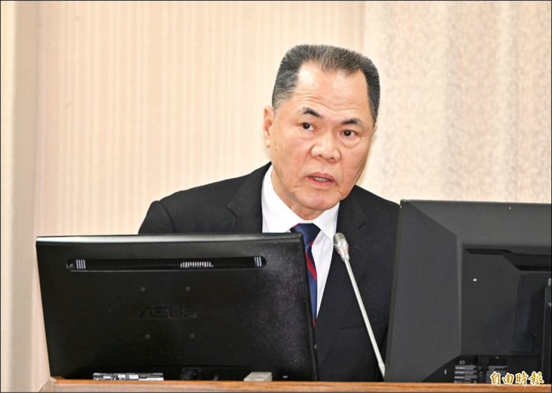 海巡署長周美伍昨表示,未來會再評估前推到金門與馬祖是否可行
。(記者田裕華攝) 海巡署長周美伍昨表示,未來會再評估前推到金門與馬祖是否可行
。(記者田裕華攝)