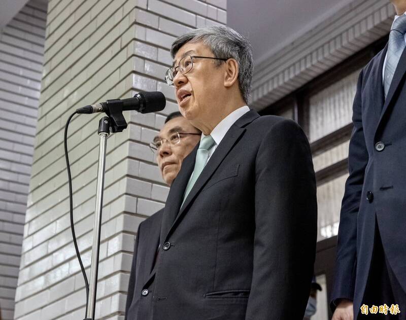 對於前總統馬英九將訪問中國,行政院長陳建仁26日於立法院受訪表示,政府會提供必要的安全協助,也希望馬英九在過程中謹記主權、民主、法治等價值。(記者羅沛德攝) 對於前總統馬英九將訪問中國,行政院長陳建仁26日於立法院受訪表示,政府會提供必要的安全協助,也希望馬英九在過程中謹記主權、民主、法治等價值。(記者羅沛德攝)