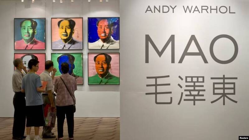 安迪沃荷的《毛泽东》（Mao）肖像作品在香港展出。（美联社资料照）(photo:LTN)