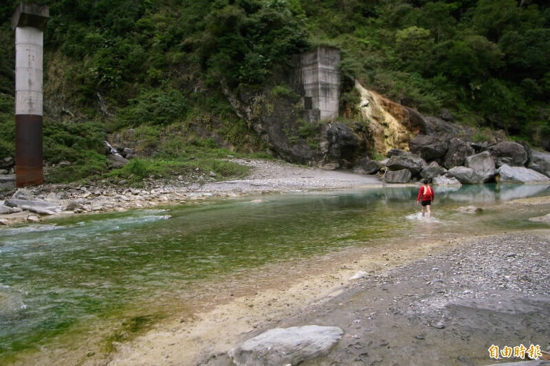 花蓮縣萬里溪上游出現堰塞湖,農業部農村水保署提醒民眾勿往溪床活動;圖片為萬里溪。(資料照) 花蓮縣萬里溪上游出現堰塞湖,農業部農村水保署提醒民眾勿往溪床活動;圖片為萬里溪。(資料照)