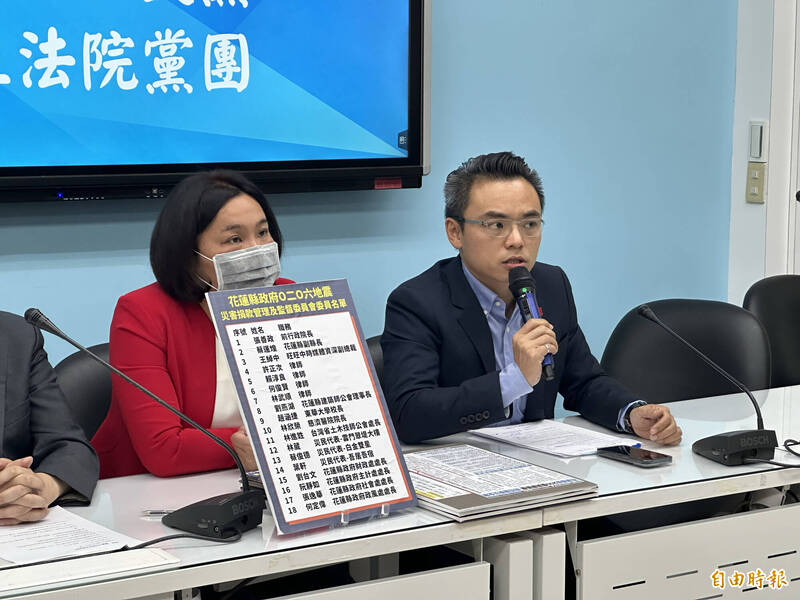 國民黨立委洪孟楷提出「刑法第83條條文修正草案」,要求延長未成年性侵追訴期。(記者林哲遠攝) 國民黨立委洪孟楷提出「刑法第83條條文修正草案」,要求延長未成年性侵追訴期。(記者林哲遠攝)