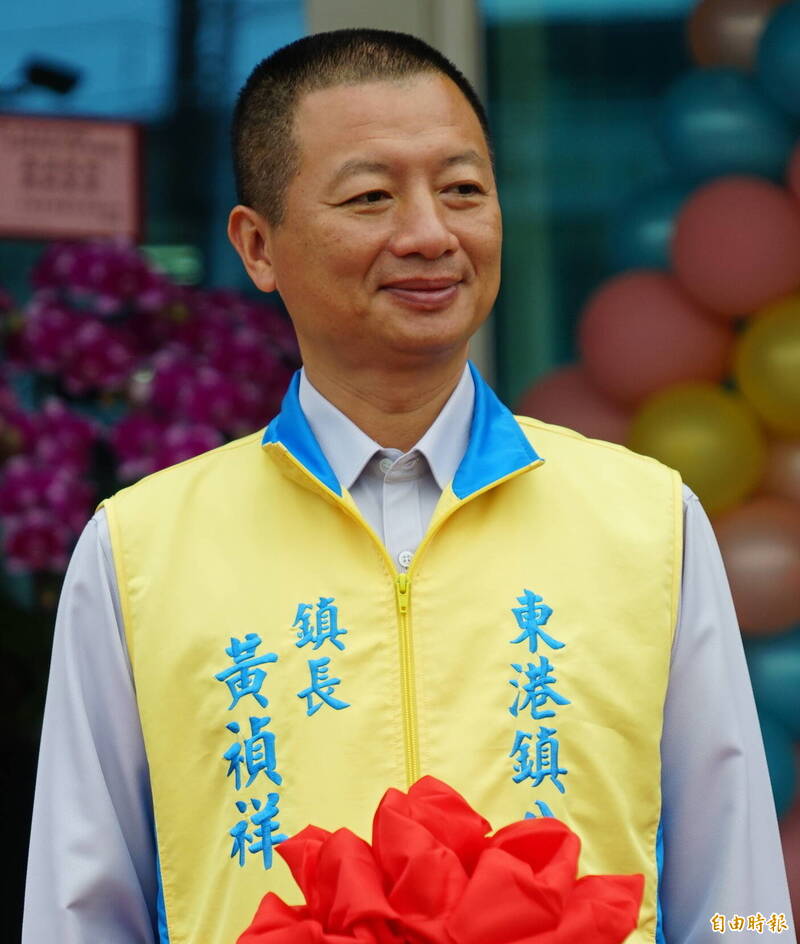 東港鎮長黃禎祥說，感謝司法明察秋毫還給他清白，也謝謝這些日子鄉親的信任及力挺。（記者陳彥廷攝）