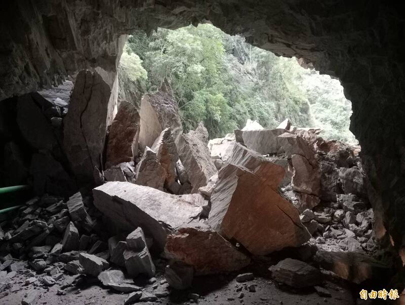 花蓮規模7.2強震造成山區土石嚴重坍方，太魯閣也無限期休園。（資料照）