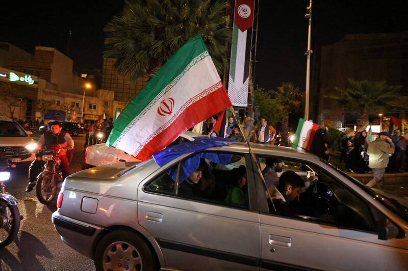 伊朗外交部强调，伊朗的行动是出自于「自卫」，伊朗伊斯兰革命卫队警告美国，要美国为以色列的行为负责。图为伊朗群众。（法新社）(photo:LTN)