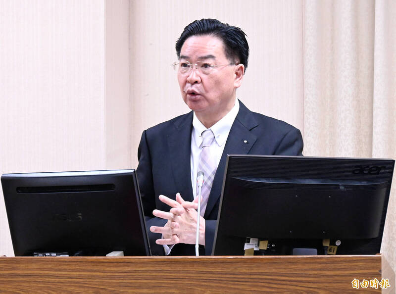 立法院外交及國防委員會15日邀請外交部部長吳釗燮報告「我國國際合作發展具體成效暨未來目標」,並備質詢。(記者朱沛雄攝) 立法院外交及國防委員會15日邀請外交部部長吳釗燮報告「我國國際合作發展具體成效暨未來目標」,並備質詢。(記者朱沛雄攝)