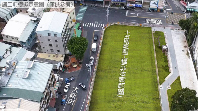 大里大新街原因土地公廟位道路上，道路縮為7公尺，常易造成塞車。（圖：市府提供）