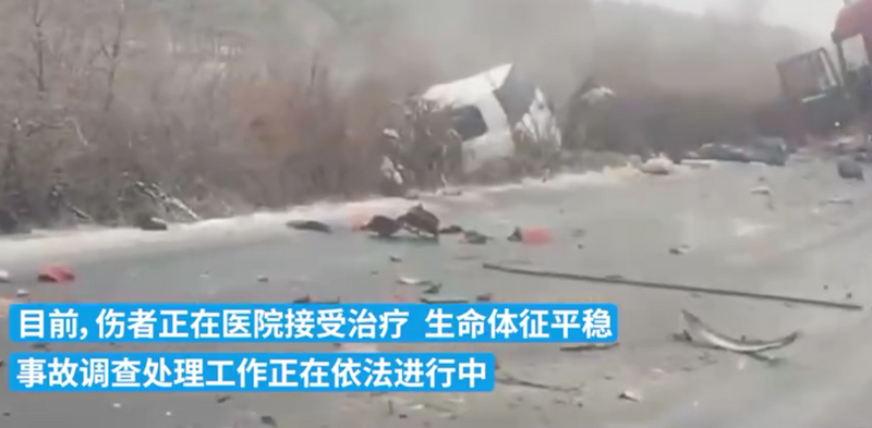 中國河北省發生廂型車和大貨車相撞事故，造成8死1傷。（圖擷自微博）