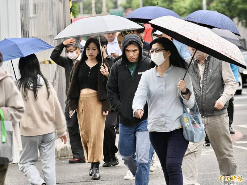 今日馬祖、金門及澎湖易有局部短暫陣雨或雷雨,北部、東北部及東部地區則有不定時局部短暫陣雨,其他地區為多雲。(資料照) 今日馬祖、金門及澎湖易有局部短暫陣雨或雷雨,北部、東北部及東部地區則有不定時局部短暫陣雨,其他地區為多雲。(資料照)