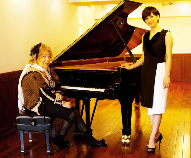 日裔传奇女钢琴家藤子海敏（左）近日癌逝，享耆寿92岁。（图撷自藤子海敏官网）(photo:LTN)