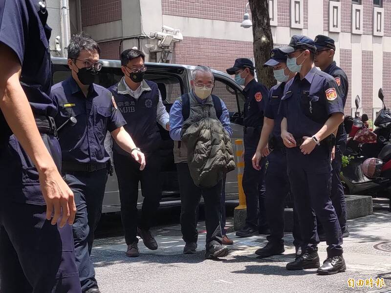 逃亡6年返台 貴婦奈奈男友名醫父黃立雄抵北檢歸案 - 新北市 - 自由時報電子報