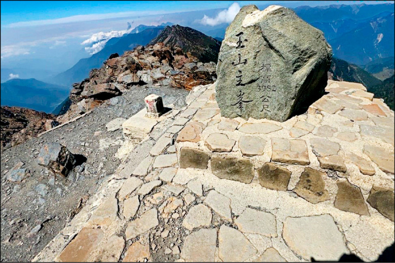 受四○三花蓮強震影響，玉山園區四月登山人次，較去年同期大減五五．九％。（玉管處提供）