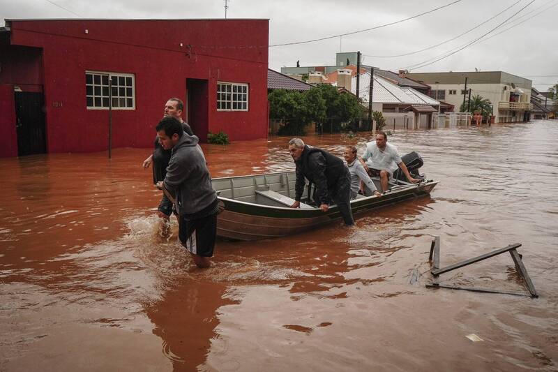 巴西南大河州遭遇暴雨洪灾，截至3日为止已造成39人死亡、68人失踪。（美联社）(photo:LTN)