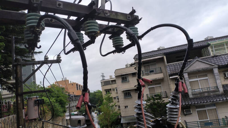 桃園巿深夜因纜線問題又停電!影響大園、中壢2779戶。(資料照,台電提供) 桃園巿深夜因纜線問題又停電!影響大園、中壢2779戶。(資料照,台電提供)