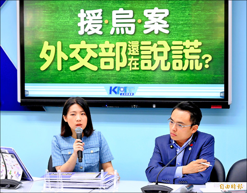 國民黨立委徐巧芯昨表示,監督政府不能用密件等方式去亂花錢,自己心安理得、問心無愧。(記者朱沛雄攝) 國民黨立委徐巧芯昨表示,監督政府不能用密件等方式去亂花錢,自己心安理得、問心無愧。(記者朱沛雄攝)