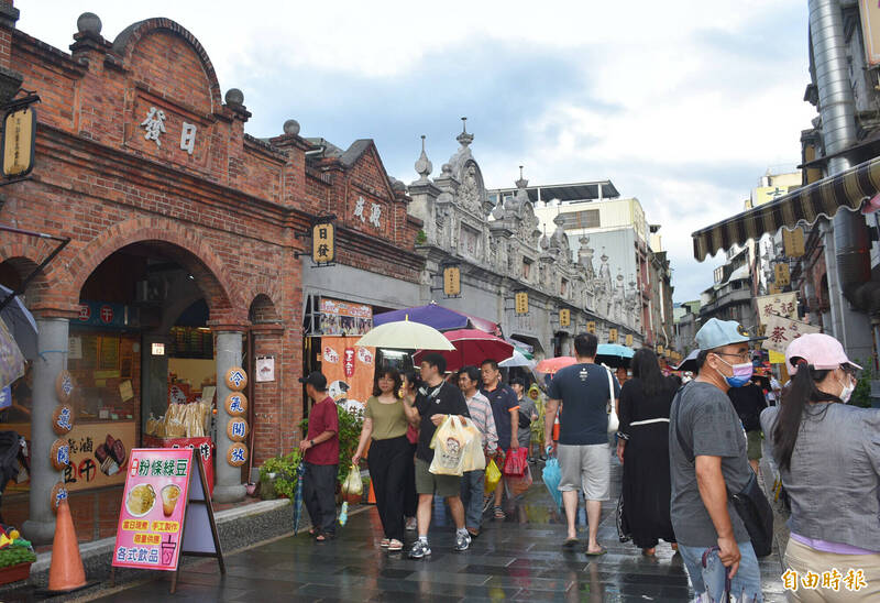 根據交通部觀光署統計資料，2023桃園市最強景點為「大溪老城區」，也是大家熟知的大溪老街。（記者李容萍攝）