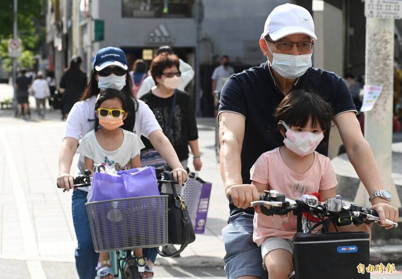 週六（18日）天氣與今天類似，僅位於迎風面的北部、東半部會有局部短暫雨的機會，其他地區仍為多雲到晴。（資料照）
