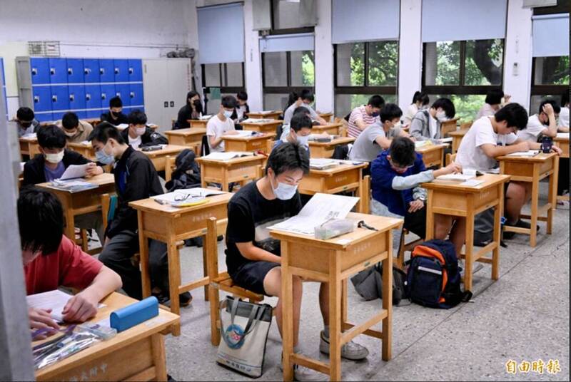 國中教育會考今早登場  19.2萬名考生應試