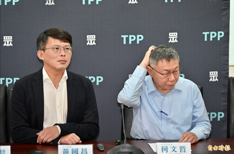 沈榮欽表示,目前全台灣最會自我打臉、以昨日之我非今日之我的2位政客就是柯文哲(右)與黃國昌(左)。(資料照) 沈榮欽表示,目前全台灣最會自我打臉、以昨日之我非今日之我的2位政客就是柯文哲(右)與黃國昌(左)。(資料照)