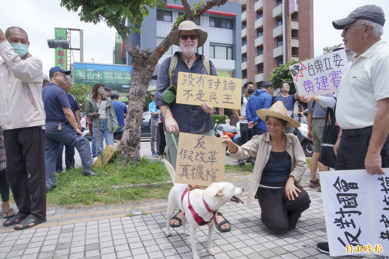 來自德國的Johan已經把台灣視為家鄉，強調民主、社會討論的可貴。（記者劉人瑋攝）